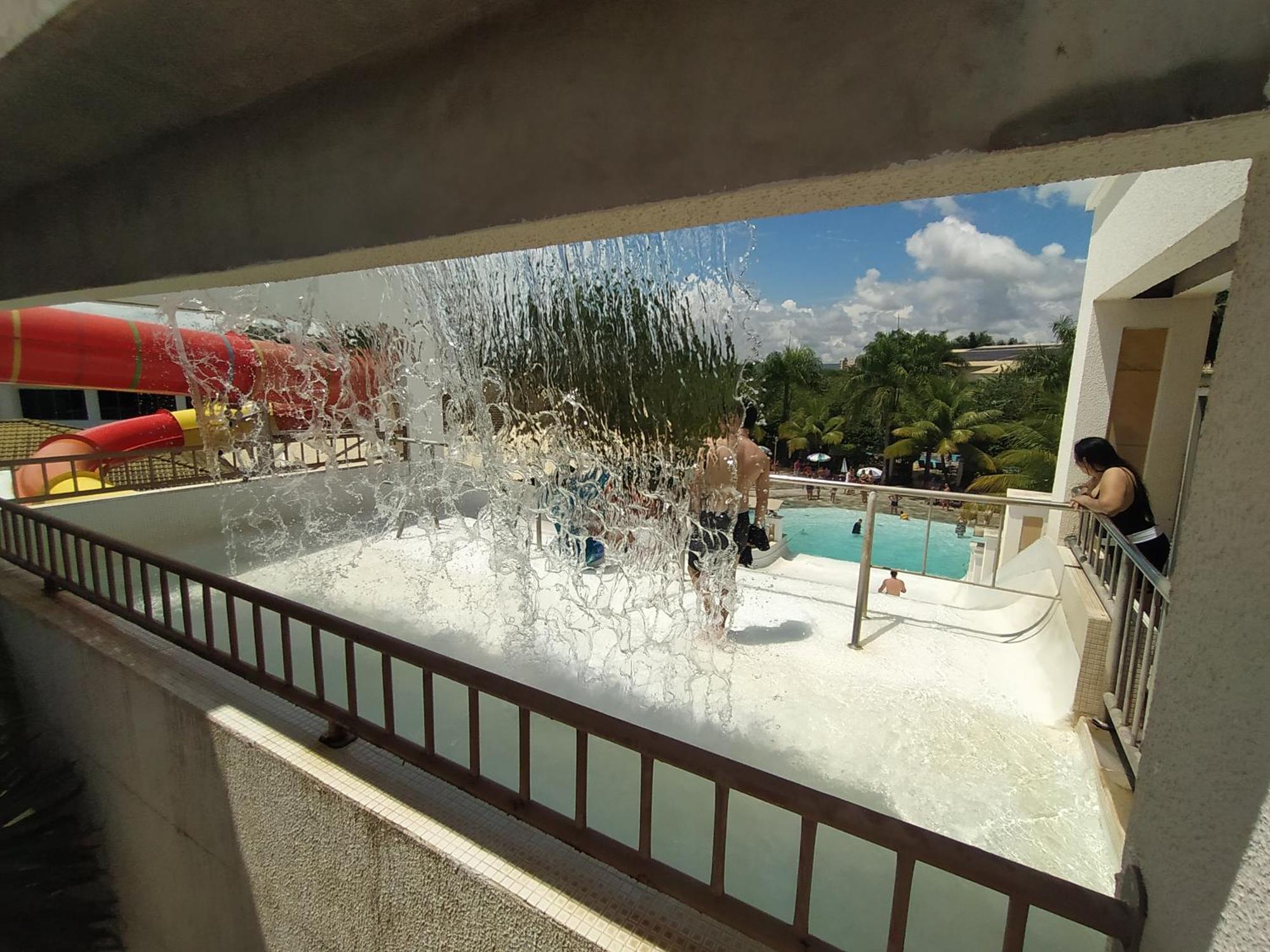 Lacqua Diroma, Mais Parque Acquatico Com Piscina De Ondas Калдас-Новас Экстерьер фото